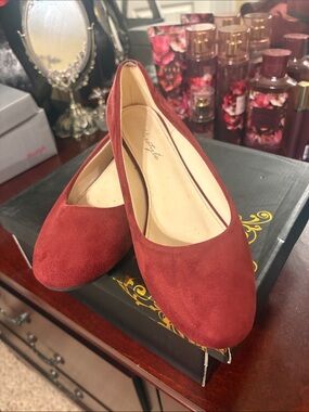 Women's Red Suede Ballet Flats